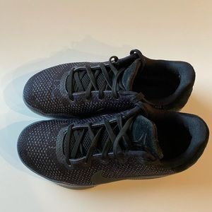 Nike Kobe 11 Youth Size 4.5